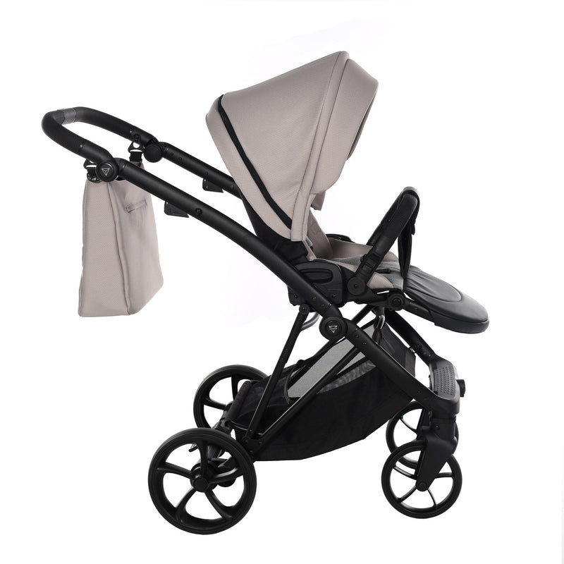 JUNAMA AIR V3 BEIGE - 4IN1 (INCLUDES CAR SEAT & ISOFIX BASE)