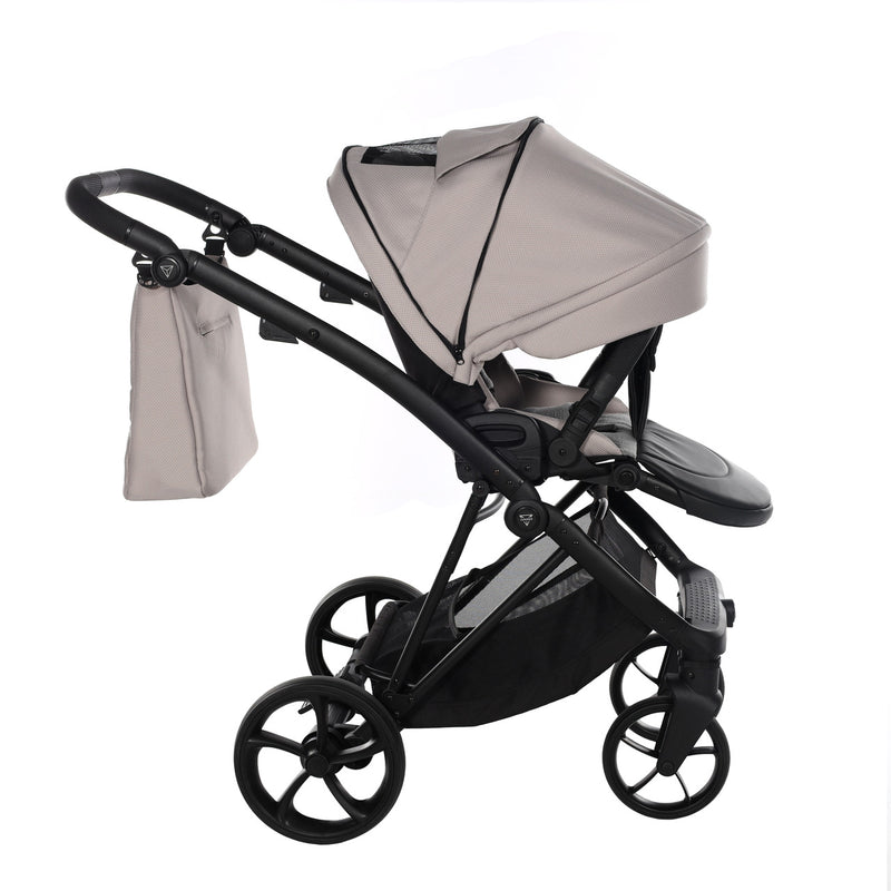 JUNAMA AIR V3 BEIGE - 4IN1 (INCLUDES CAR SEAT & ISOFIX BASE)