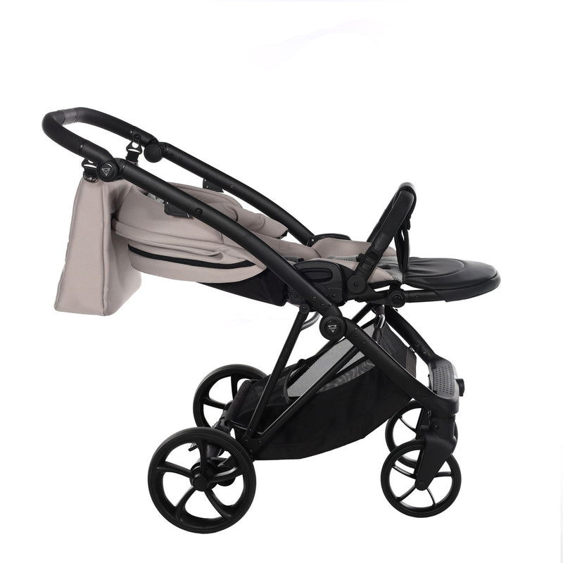 JUNAMA AIR V3 BEIGE - 4IN1 (INCLUDES CAR SEAT & ISOFIX BASE)