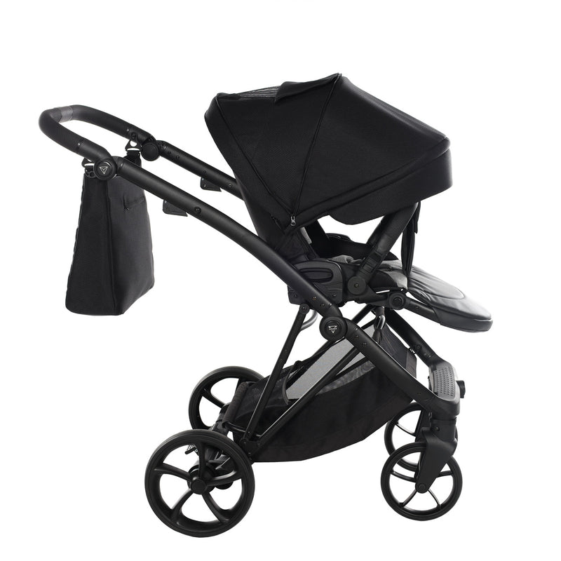 JUNAMA AIR V3 BLACK 4IN1 (INCLUDES CAR SEAT & ISOFIX BASE)