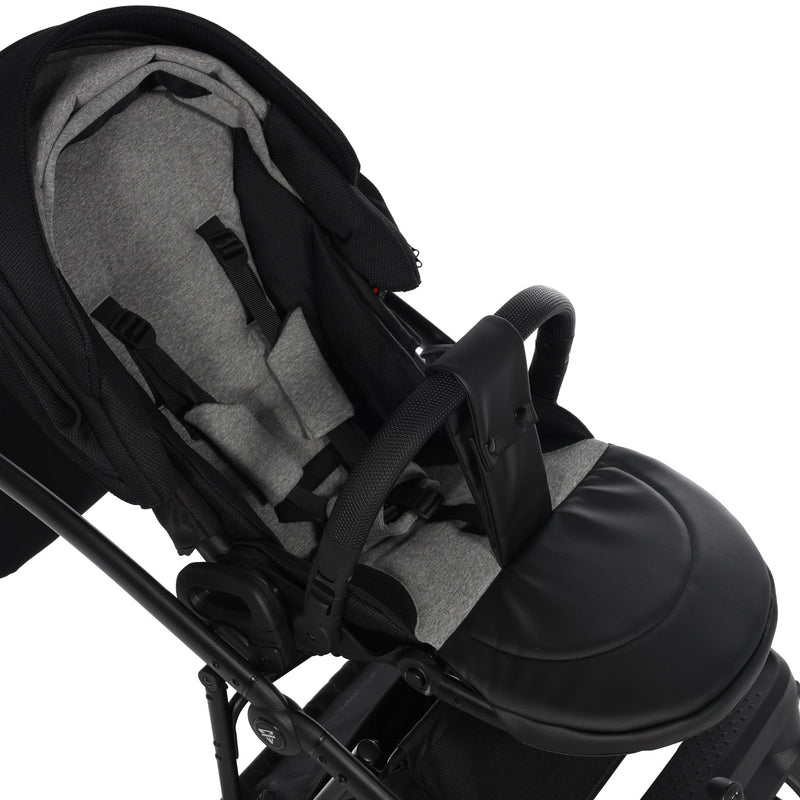 JUNAMA AIR V3 BLACK 4IN1 (INCLUDES CAR SEAT & ISOFIX BASE)