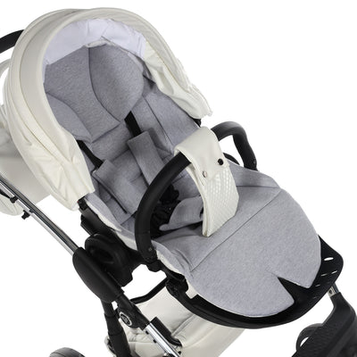 JUNAMA FLUO INDIVIDUAL WHITE SILVER - 4IN1 (INCLUDES CAR SEAT & ISOFIX BASE)