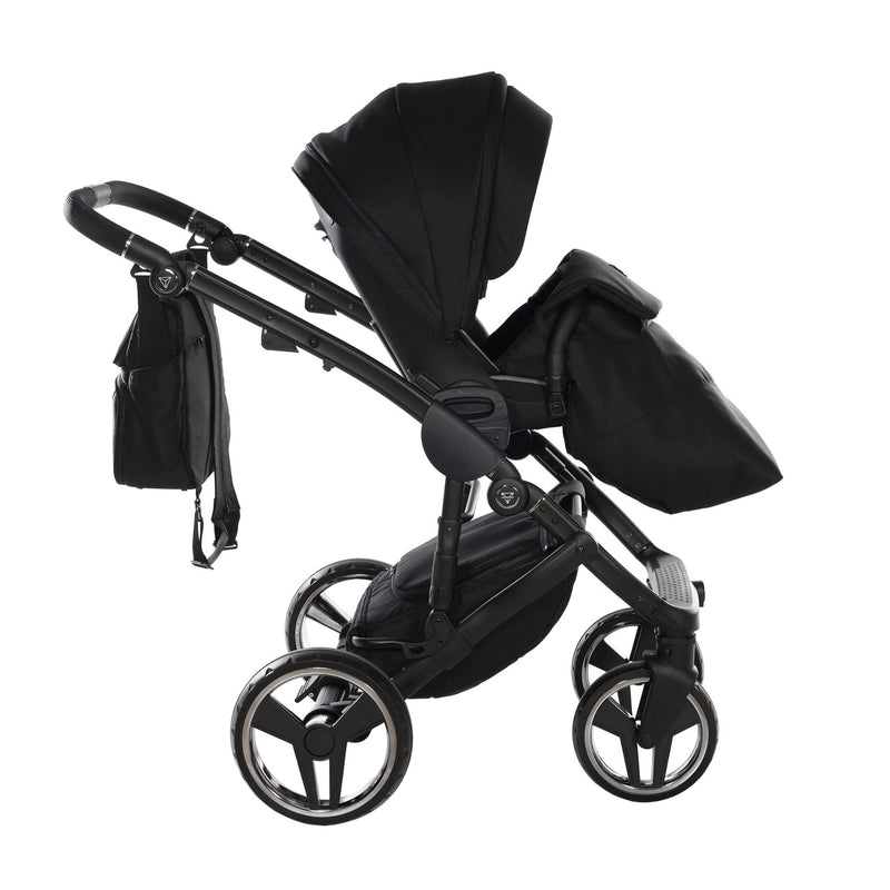 JUNAMA JUNAMA CORE BLACK - 4IN1 (INCLUDES CAR SEAT & ISOFIX BASE)