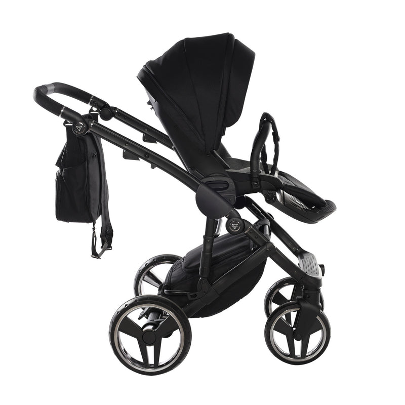 JUNAMA JUNAMA CORE BLACK - 3IN1 (INCLUDES CAR SEAT)