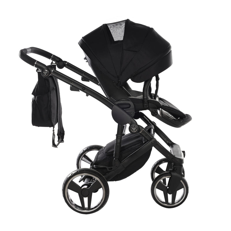 JUNAMA JUNAMA CORE BLACK - 4IN1 (INCLUDES CAR SEAT & ISOFIX BASE)