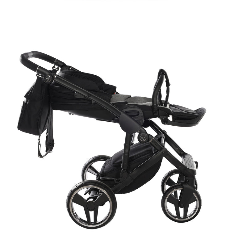 JUNAMA JUNAMA CORE BLACK - 4IN1 (INCLUDES CAR SEAT & ISOFIX BASE)