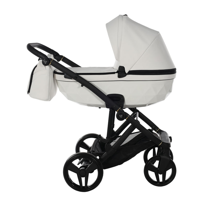 JUNAMA CLASSIC WHITE - 4IN1 (INCLUDES CAR SEAT & ISOFIX BASE)