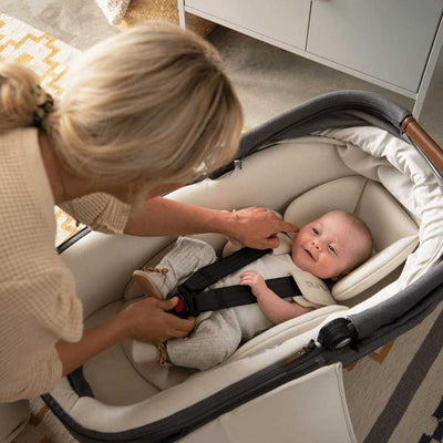 Nuna CARI NEXT Carrycot Car Seat - Caviar